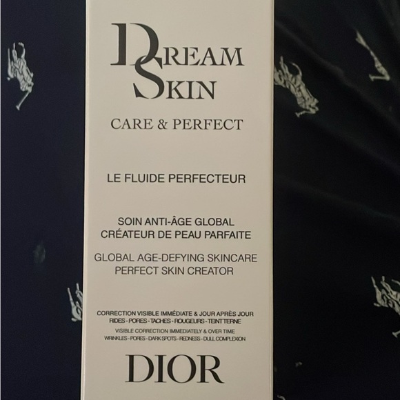 Dior Dreamskin Care & Perfect Fluid - White